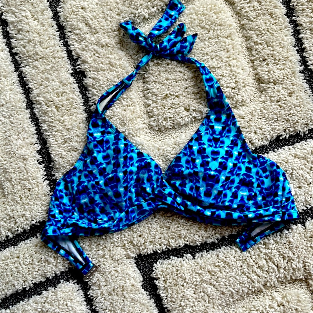 Athleta halter bikini top size D/DD